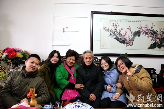 图为Acut团队与张老师夫妇.jpg 图为Acut团队与张老师夫妇.jpg